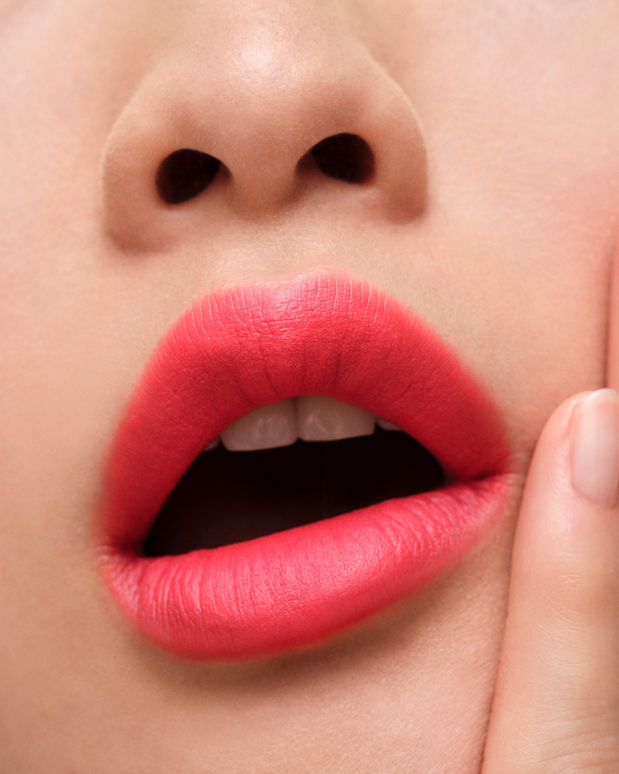 Son PRADA Monochrome Soft Matte Lipstick #R126 Scarlatto - Kallos Vietnam