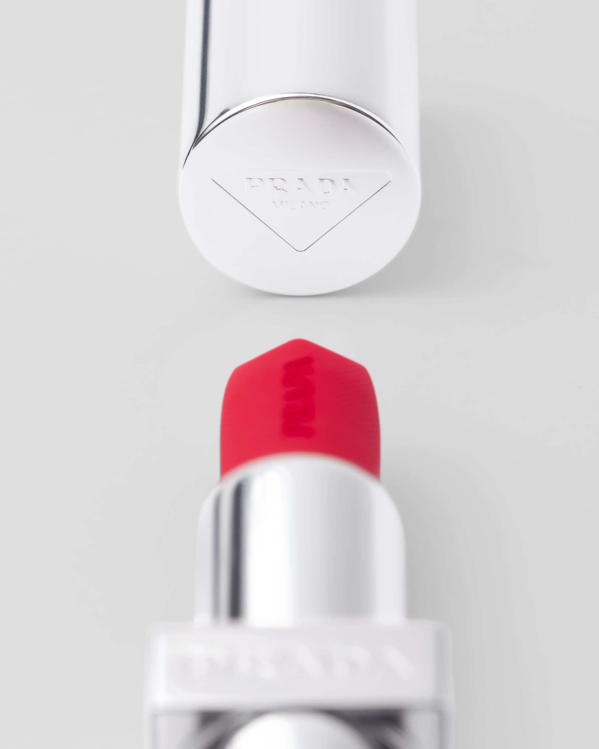 Son PRADA Monochrome Soft Matte Lipstick #R127 Carminio - Kallos Vietnam
