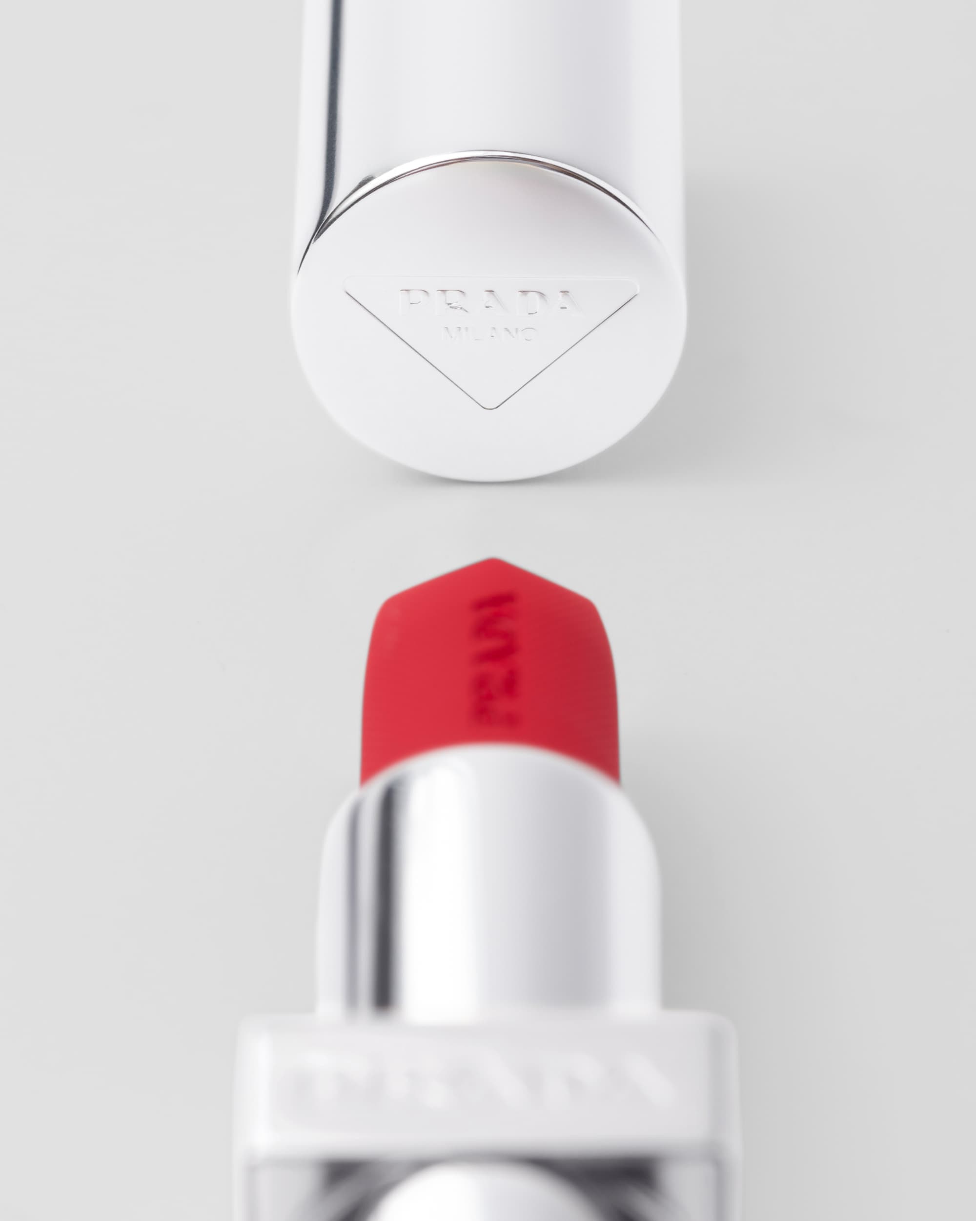 Son PRADA Monochrome Soft Matte Lipstick #R129 Lacca - Kallos Vietnam