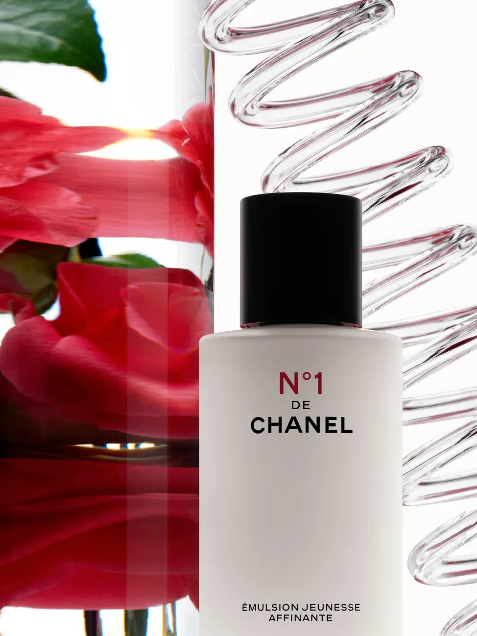 Sữa Dưỡng CHANEL N°1 De Chanel Refining Youth Emulsion