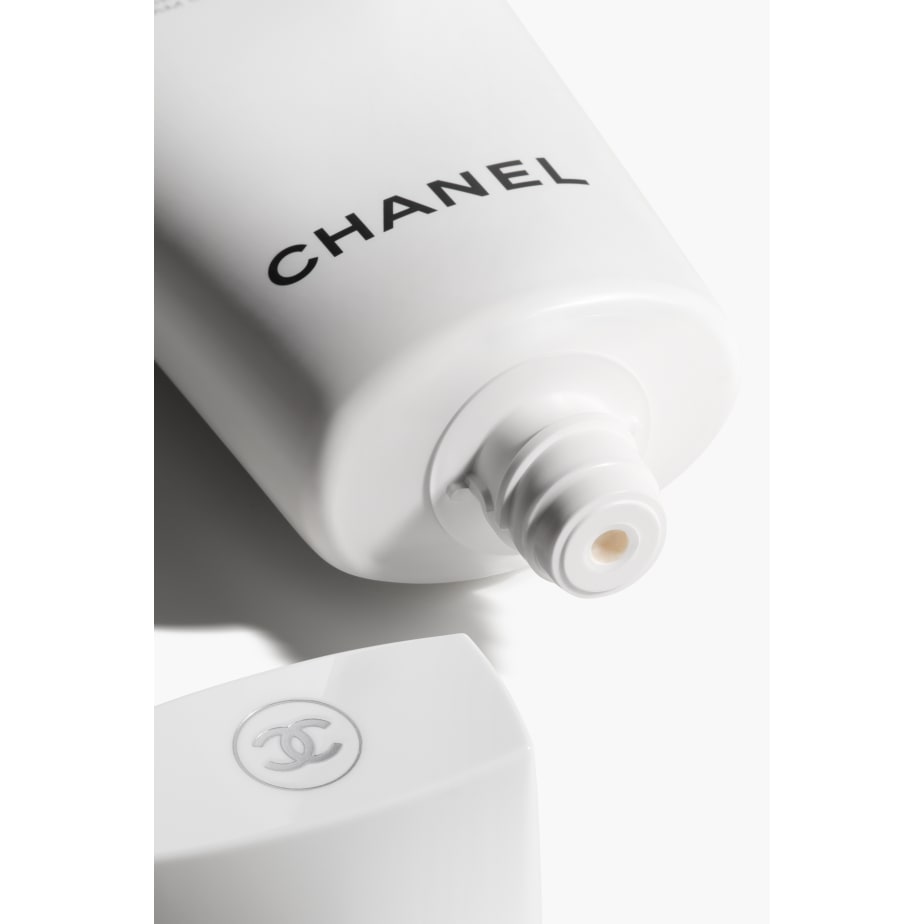 Sữa Rửa Mặt CHANEL Le Blanc Intense Brightening Foam Cleanser