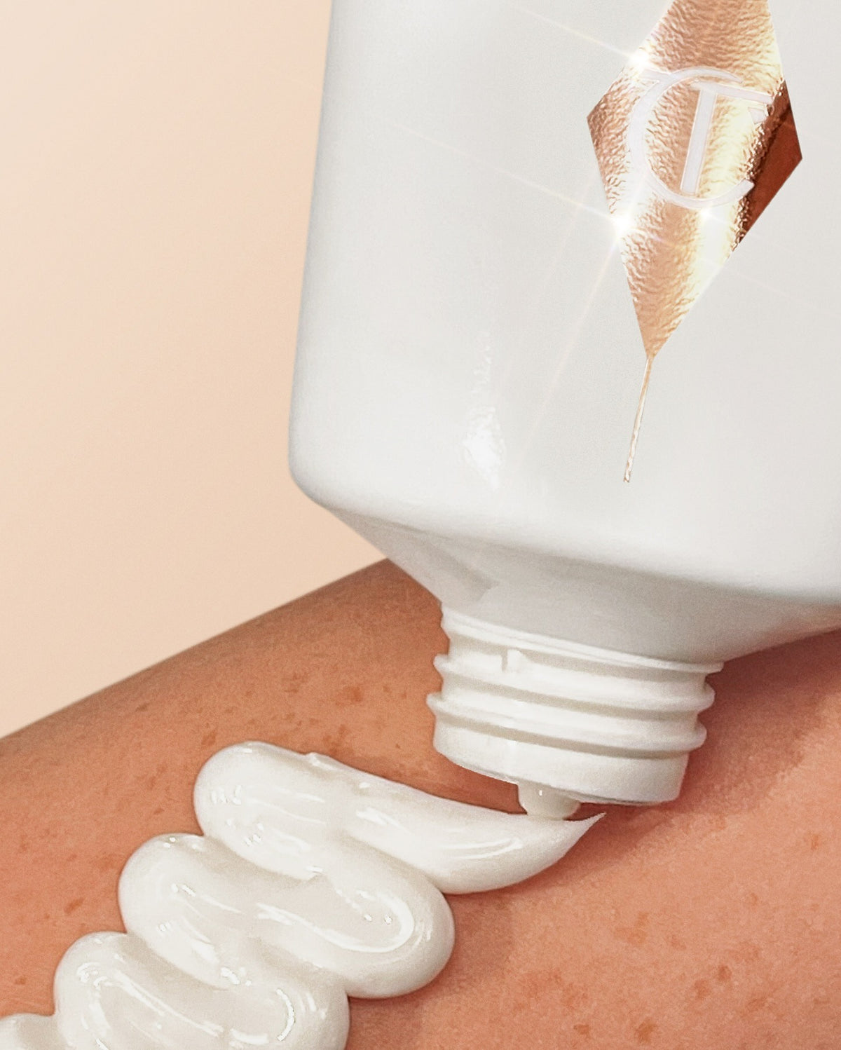 Sữa Rửa Mặt Charlotte Tilbury Charlotte's Magic Hydration Revival Cleanser