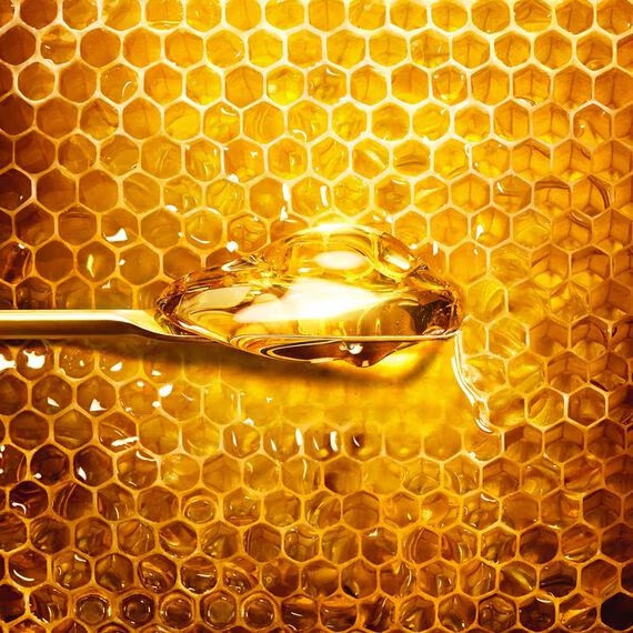 Sữa Rửa Mặt GUERLAIN Abeille Royale Cleansing Care-In-Mousse