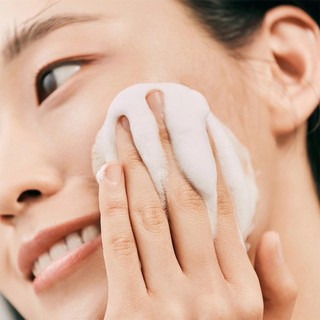 Sữa Rửa Mặt Happy Bath Micro Micellar Soapberry Moisture Bubble Foam