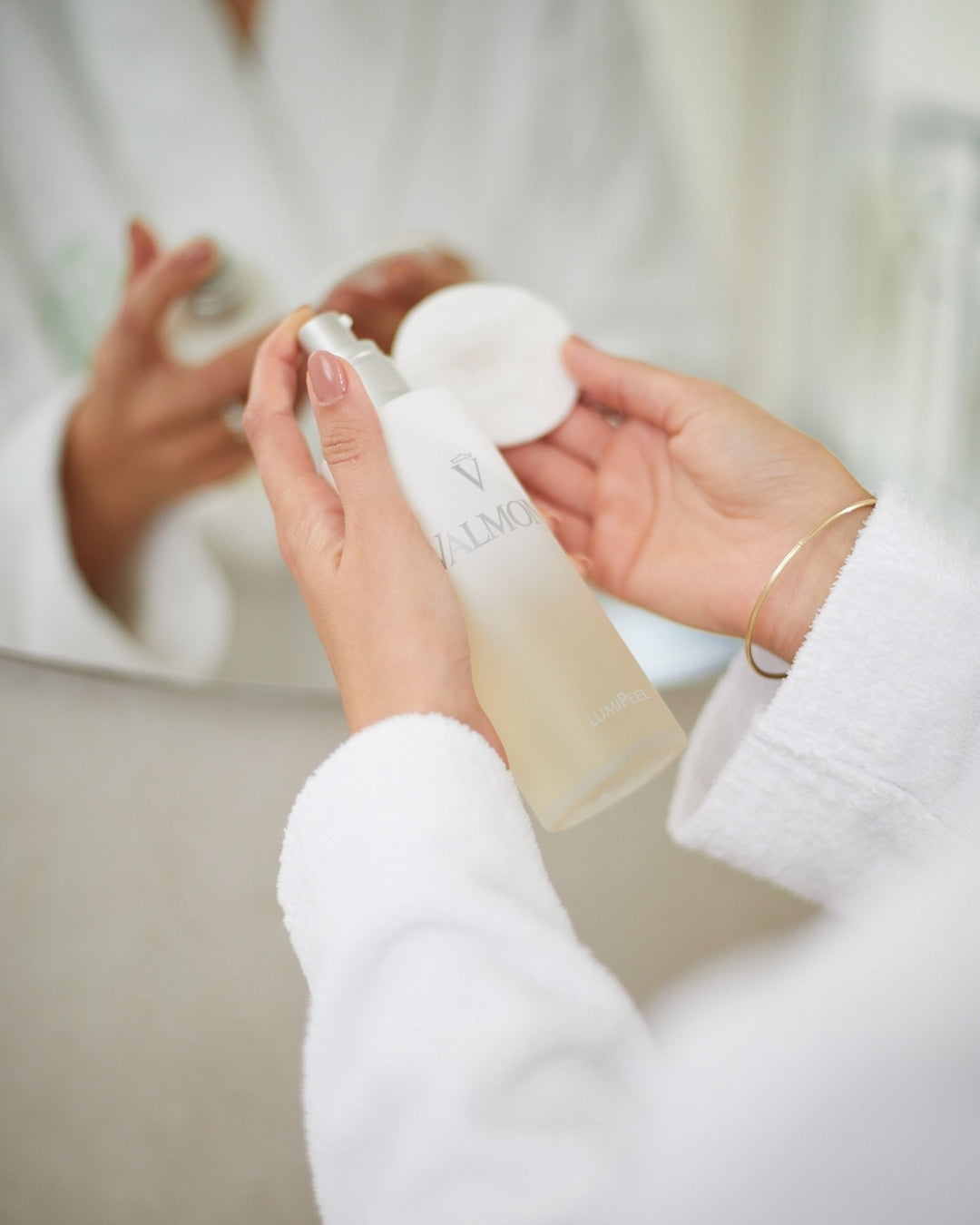 Sữa Tẩy Tế Bào Chết VALMONT Lumipeel Peeling Lotion