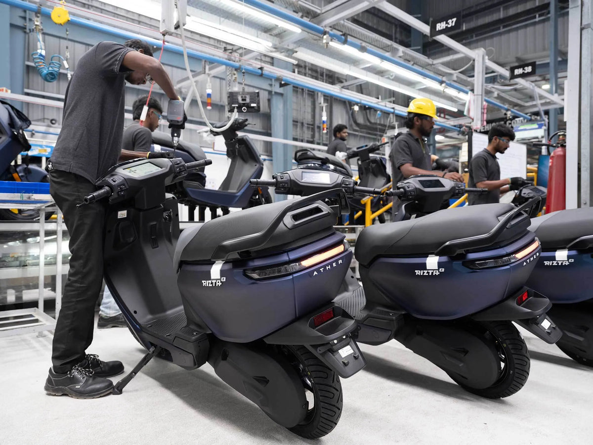 Tạp Chí Bloomberg Businessweek Magazine #August 2025