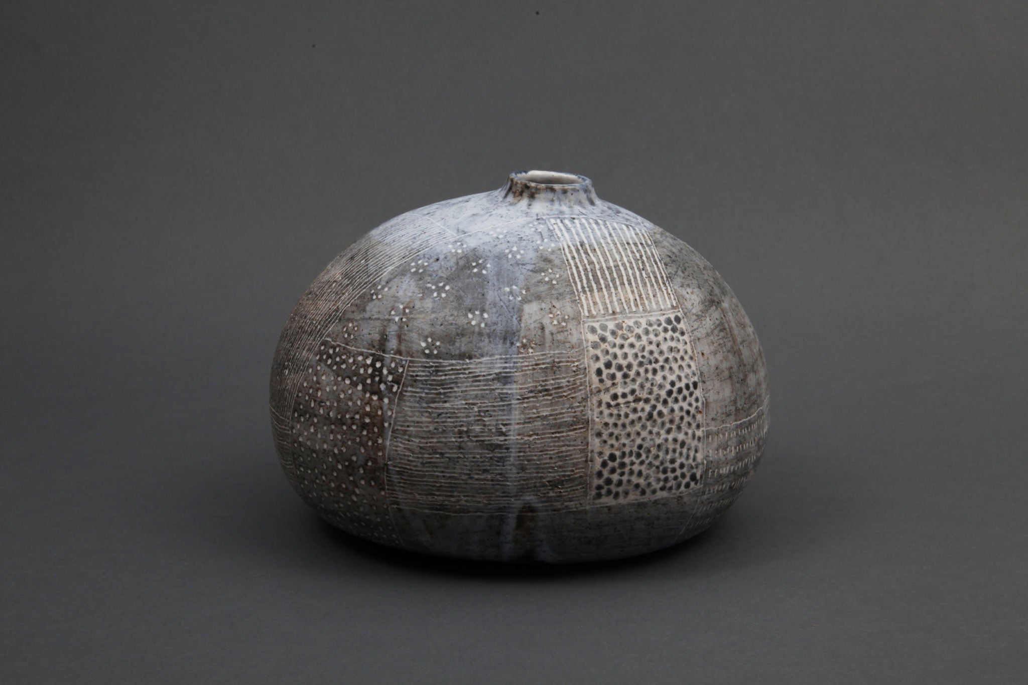 Tạp Chí Ceramic Review (USA) Magazine #September / October 2025-Kallos