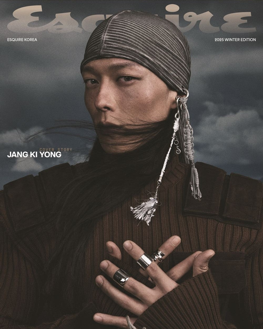 Tạp Chí ESQUIRE (Korea) Magazine #Winter Edition - Another World Idol