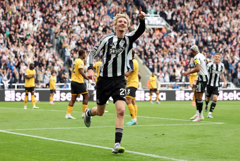 Tạp Chí FourFourTwo (UK) Magazine #November 2025