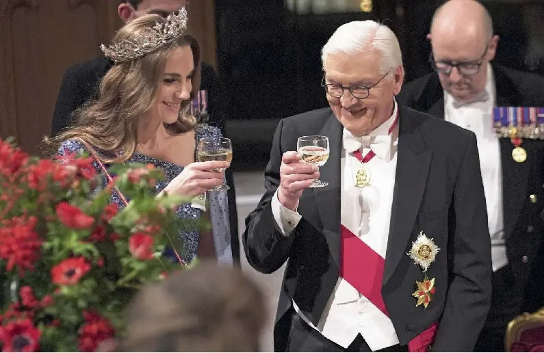 Tạp Chí Hello (UK) Magazine #December 2025