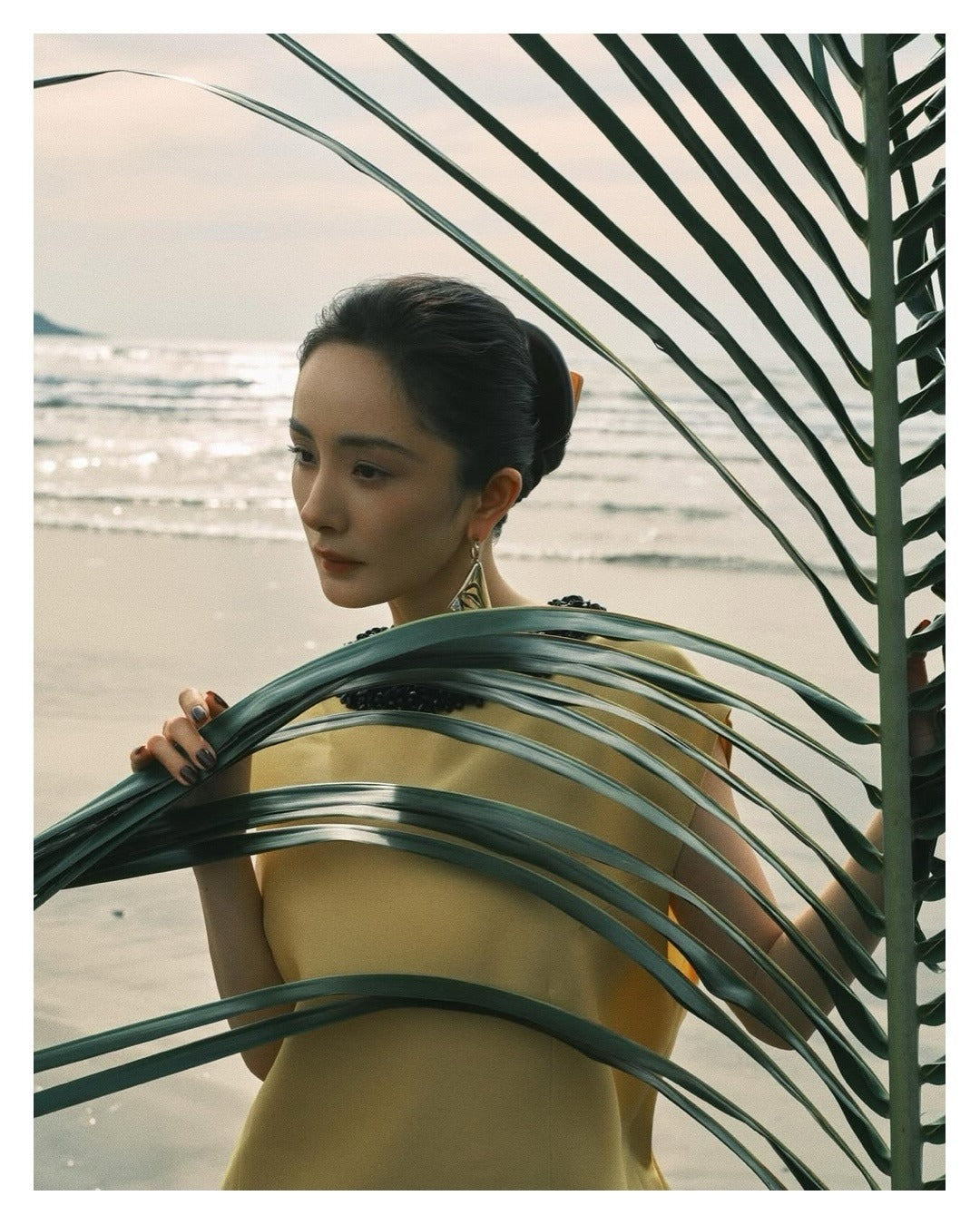 Tạp Chí VOGUE MAN China #012026 – Yang Mi Dương Mịch