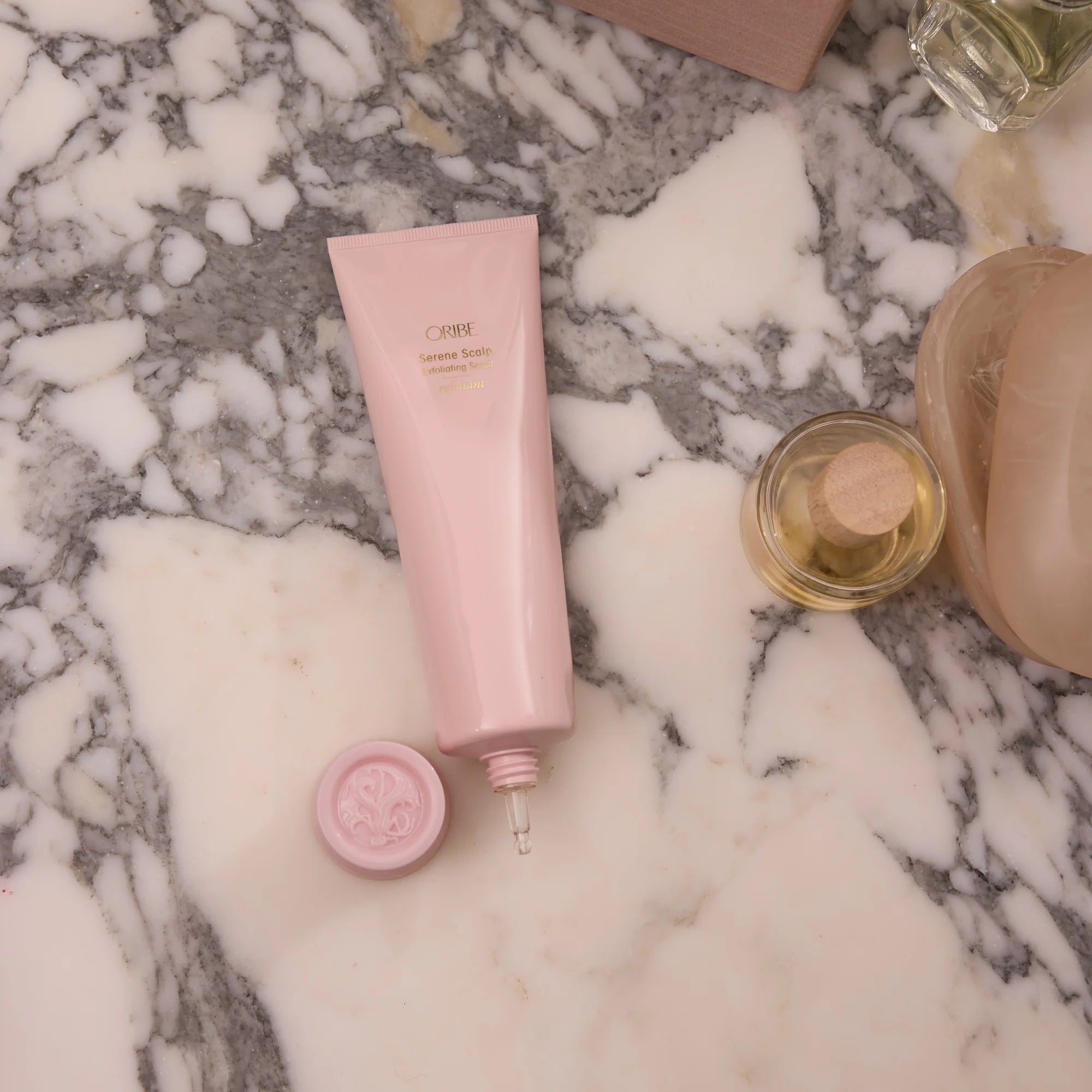 Tẩy Tế Bào Chết Da Đầu ORIBE Serene Scalp Exfoliating Scrub-Kallos