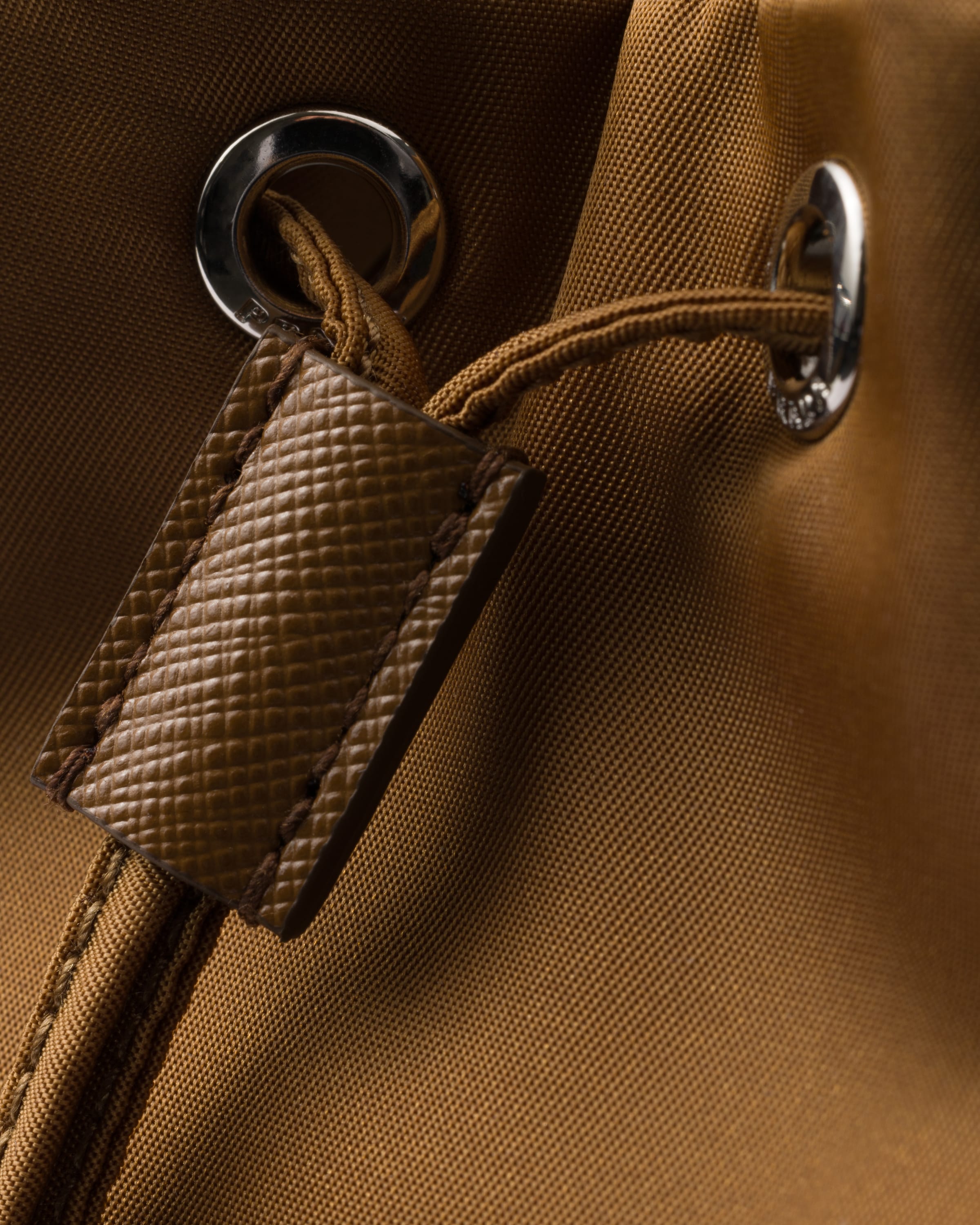 Túi PRADA Re-Nylon Pouch #Brandy-Kallos