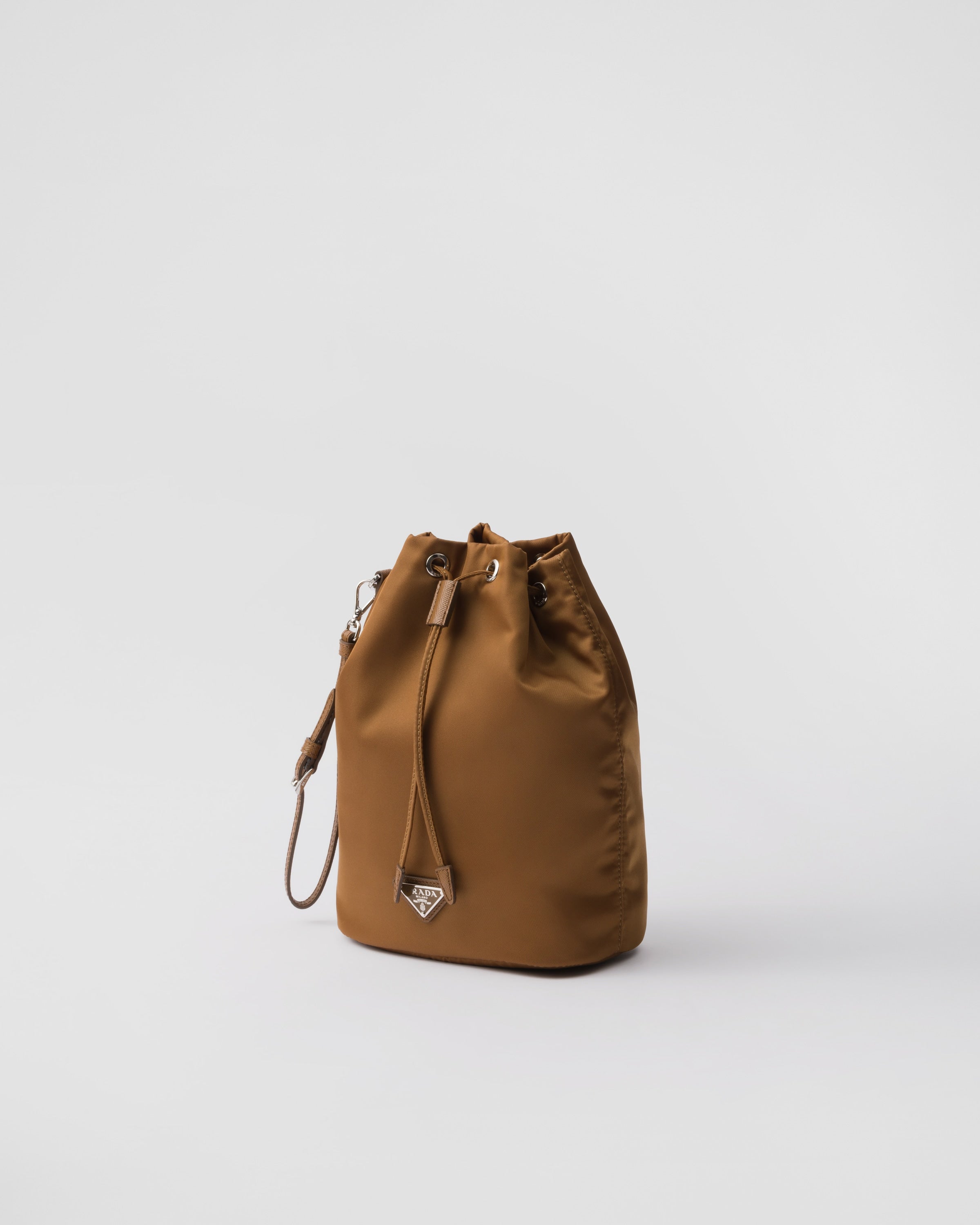 Túi PRADA Re-Nylon Pouch #Brandy-Kallos