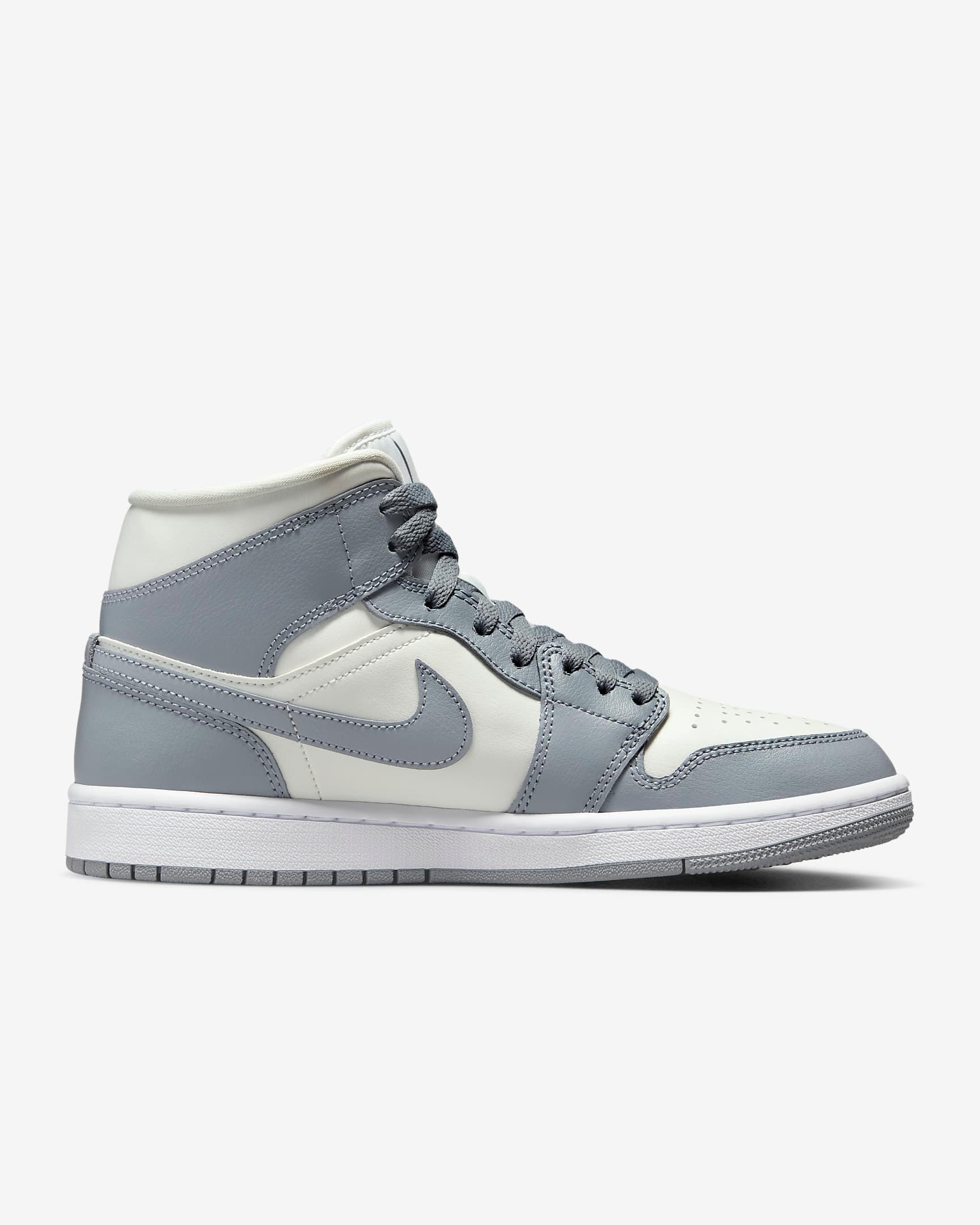 nike jordans 1 mid womens