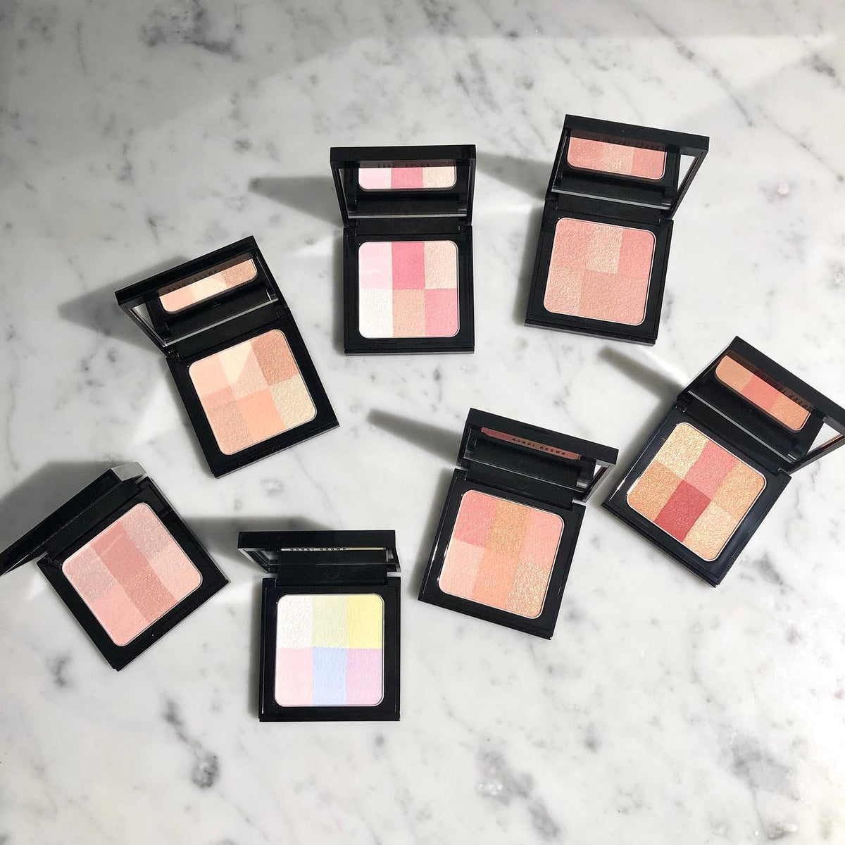 Phấn Bắt Sáng Bobbi Brown Brightening Brick - Kallos Vietnam