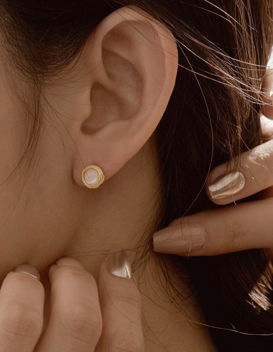 Bông Tai Wing Bling Adora Classic Mother Of Pearl Earrings - Kallos Vietnam
