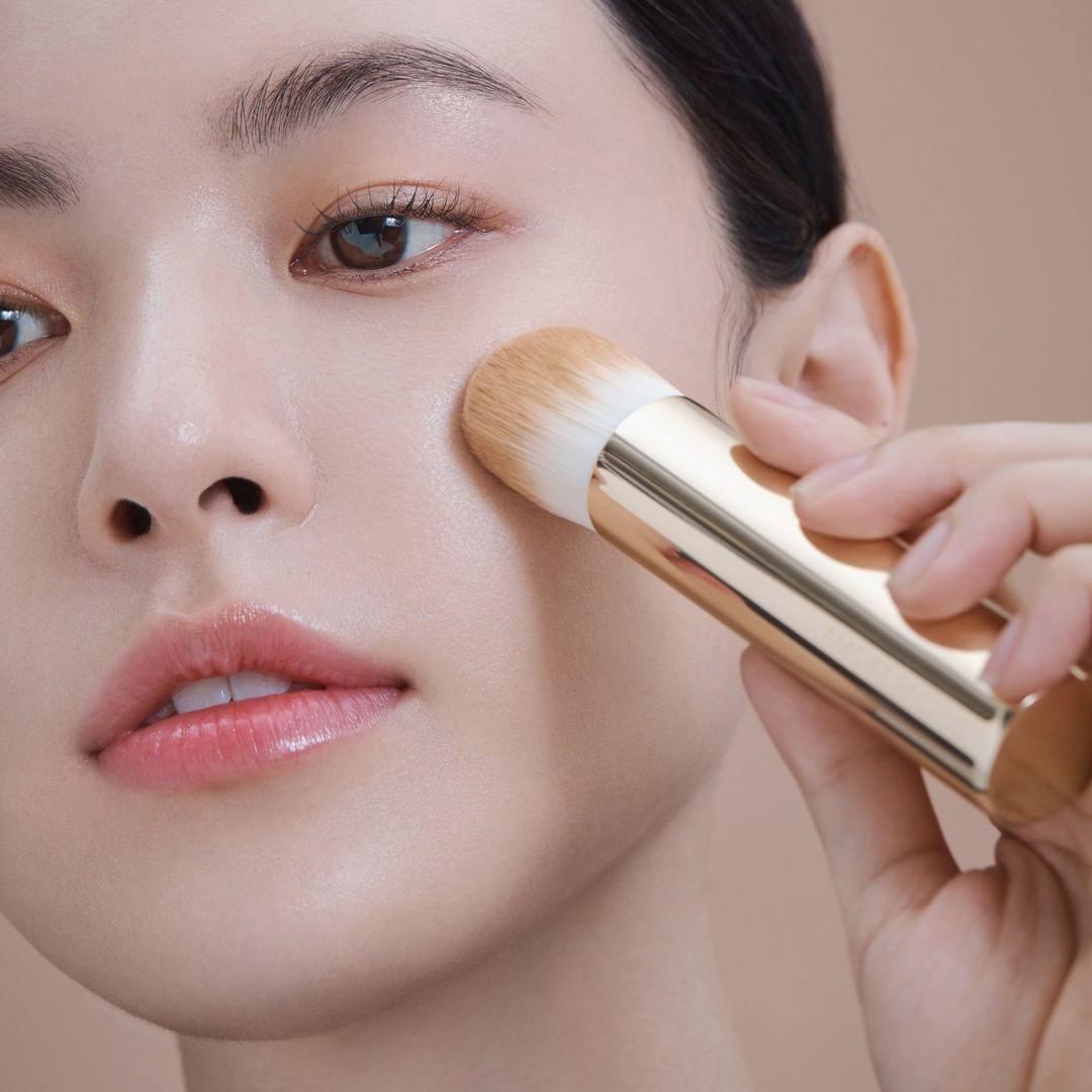Cọ Phấn Amore Pacific Time Response Complete Foundation Brush - Kallos Vietnam
