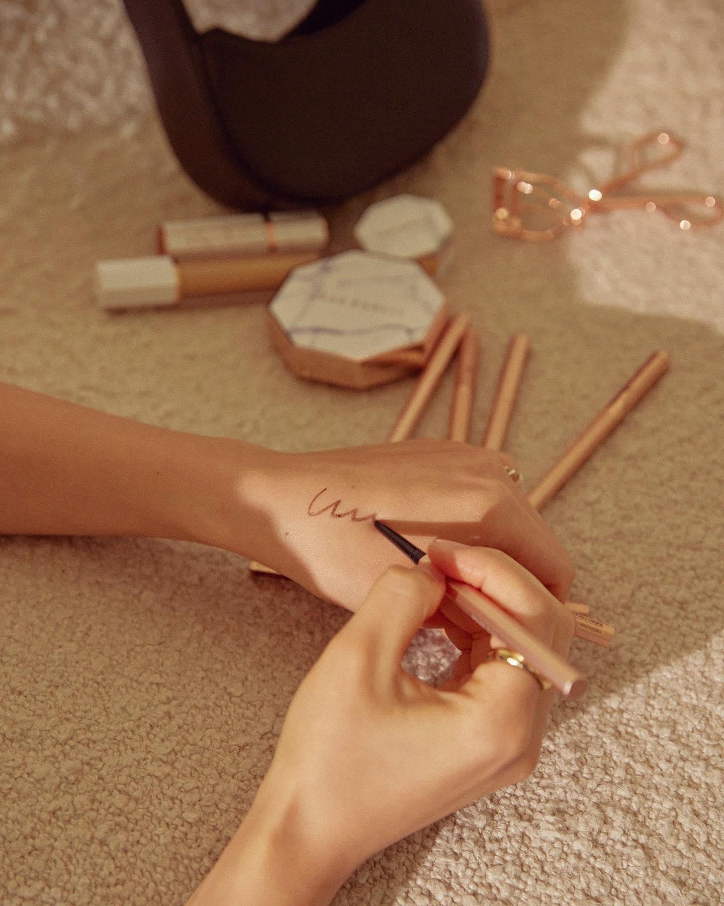 Kẻ Mắt Dear Dahlia Perfect Designing Eyeliner Pencil - Kallos Vietnam